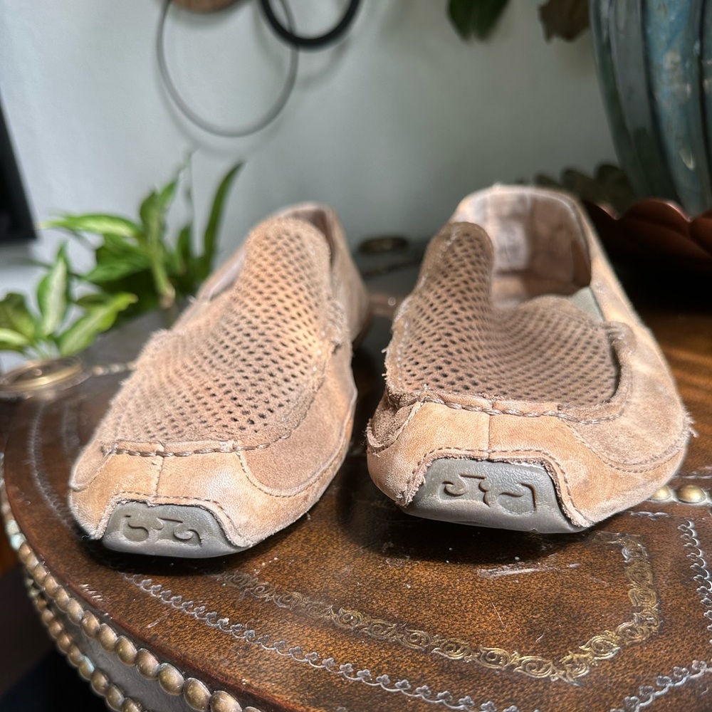 OluKai Moloa Kahana Men’s Slip-On Suede Loafers – Tan – Size 11.5